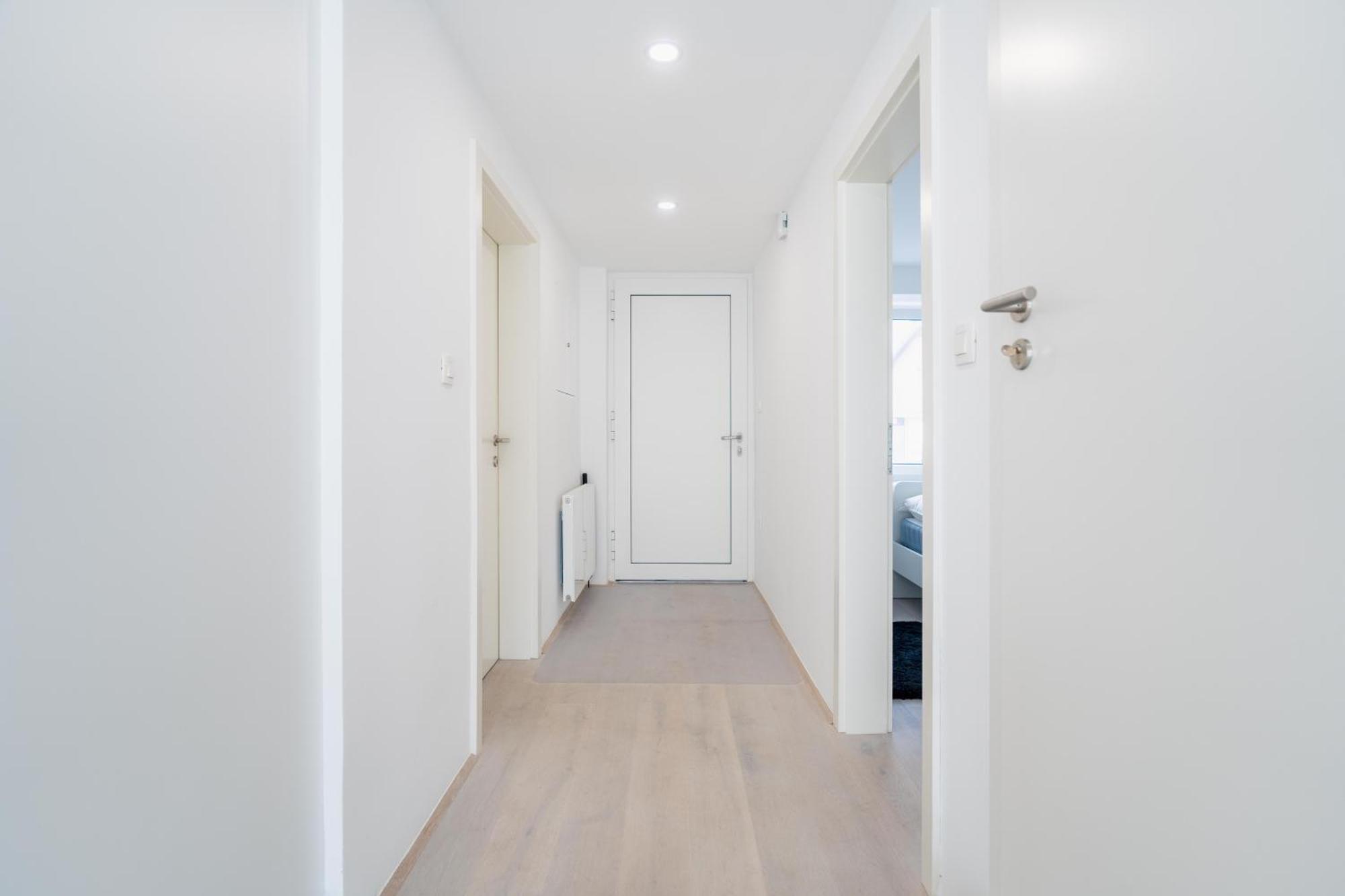 Black & White Apartments Rozna Dolina Ljubljana Ngoại thất bức ảnh