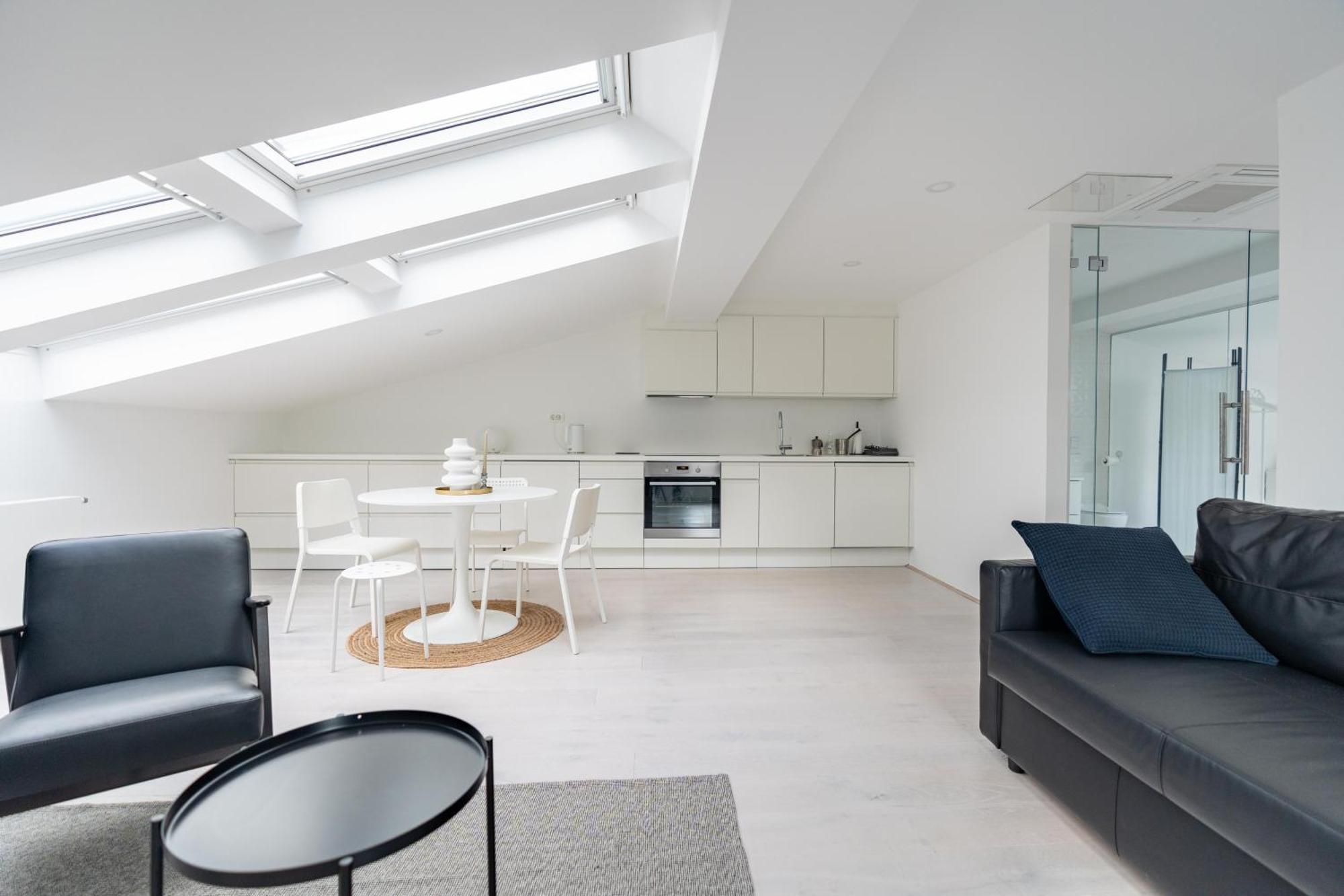 Black & White Apartments Rozna Dolina Ljubljana Ngoại thất bức ảnh